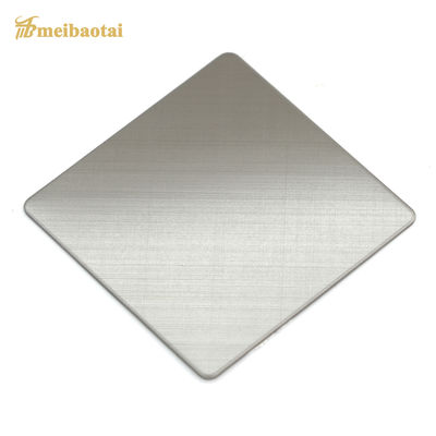 Bom preço Placa de aço inoxidável decorativa de prata mate escovada com espessura de 0,8 mm e tamanho de quatro pés on-line