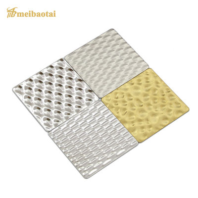 Placa decorativa de aço inoxidável 304 com padrão de ondulação de água e superfície de espelho para um design elegante