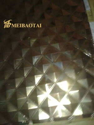 Bom preço 201 Chapa em relevo de aço inoxidável com revestimento PVD dourado e espessura de 0,85 mm para uso decorativo on-line