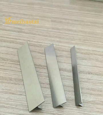 T dá forma ao projeto 3048mm de prata Bullnose de aço inoxidável da linha fina da guarnição T6 X da telha