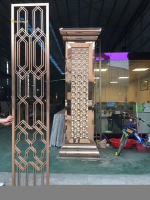 Bom preço 201 dureza de superfície do espelho de aço inoxidável do divisor de sala 8K HRB100 on-line