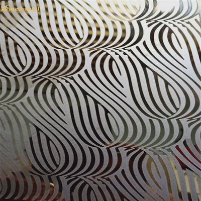 Folha de aço inoxidável gravada de 4 pés de grau 201 com 70 microns de filme de PVC para decoração de elevadores