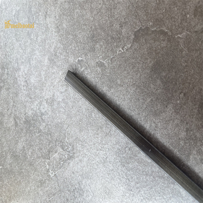 A linha fina de aço inoxidável da guarnição da telha de AISI terminou a espessura 0.6MM