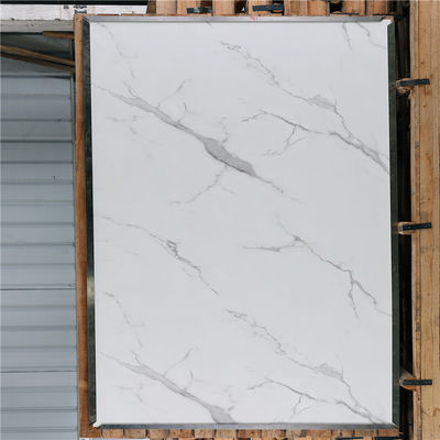 Bom preço As folhas estratificadas inoxidáveis da cor branca de madeira de imitação da grão decoram a borda da parede on-line